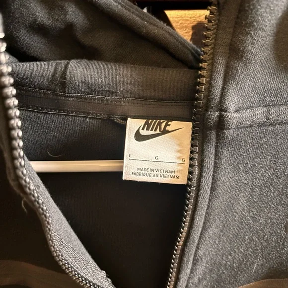 Nike Sportswear Tech Fleece
Big Kids' Full-Zip Hoodie - Picture 3 of 3